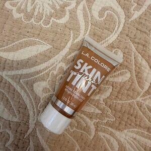 LA Colors Skin Natural Tint Foundation with Hyaluronic Acid 1.0 fl oz Sealed